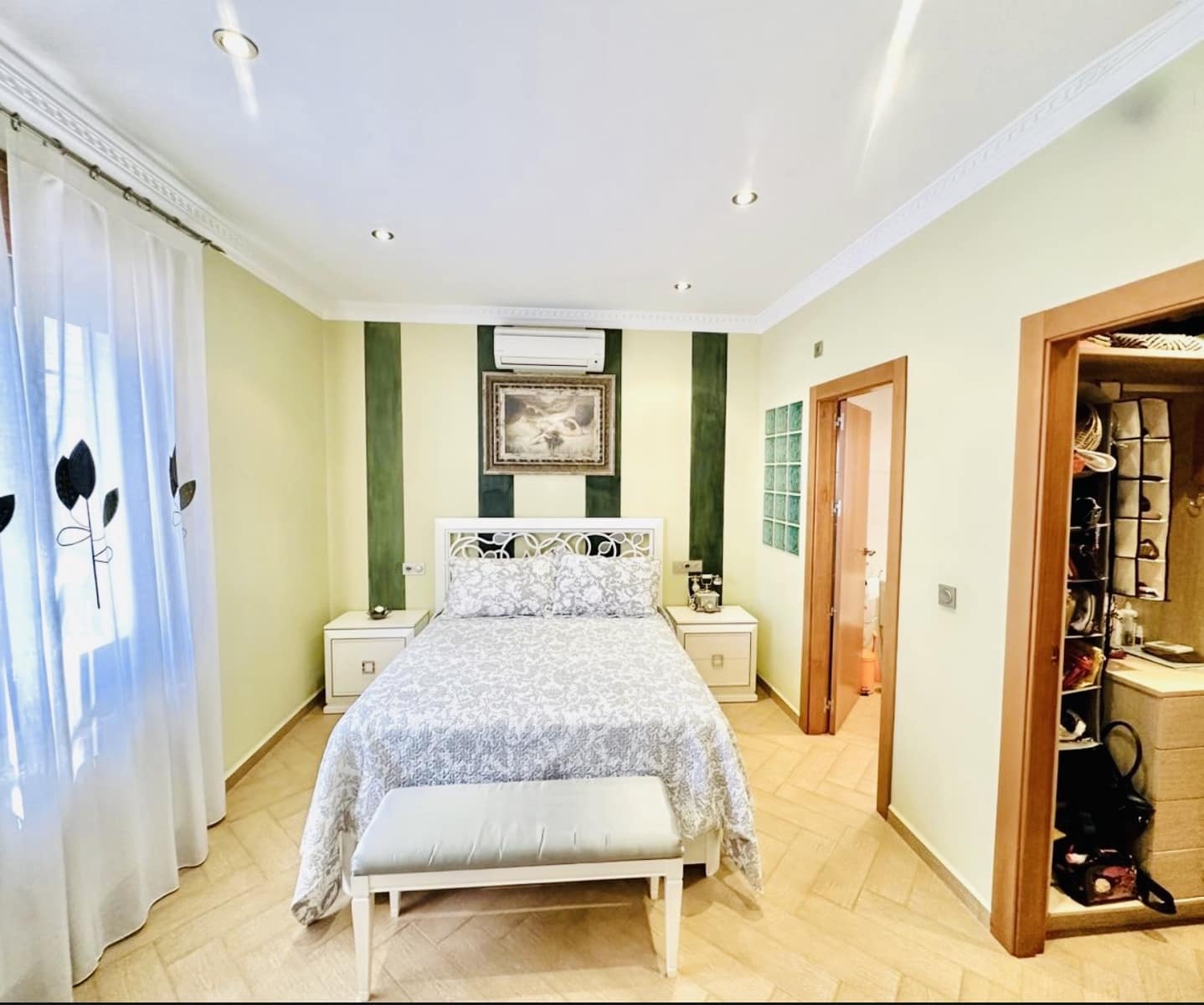 4 bedroom Terraced Villa for sale in Humilladero with garage - € 360,000 (Ref: 9926495)