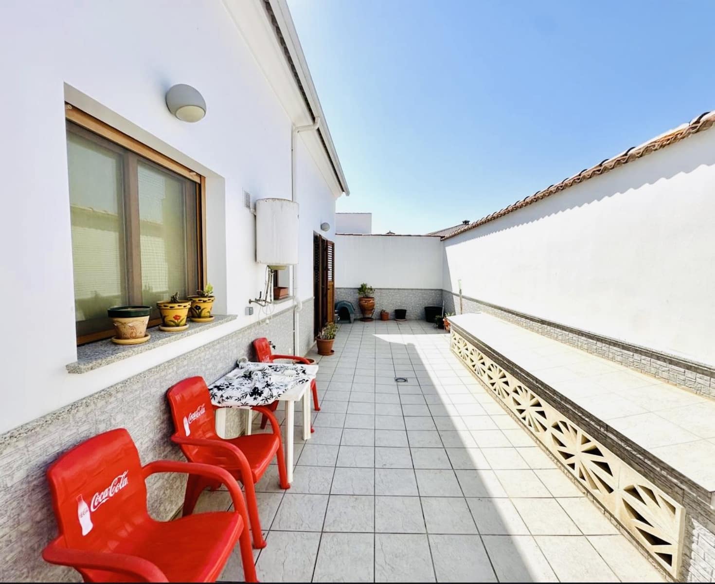 4 bedroom Terraced Villa for sale in Humilladero with garage - € 360,000 (Ref: 9926495)