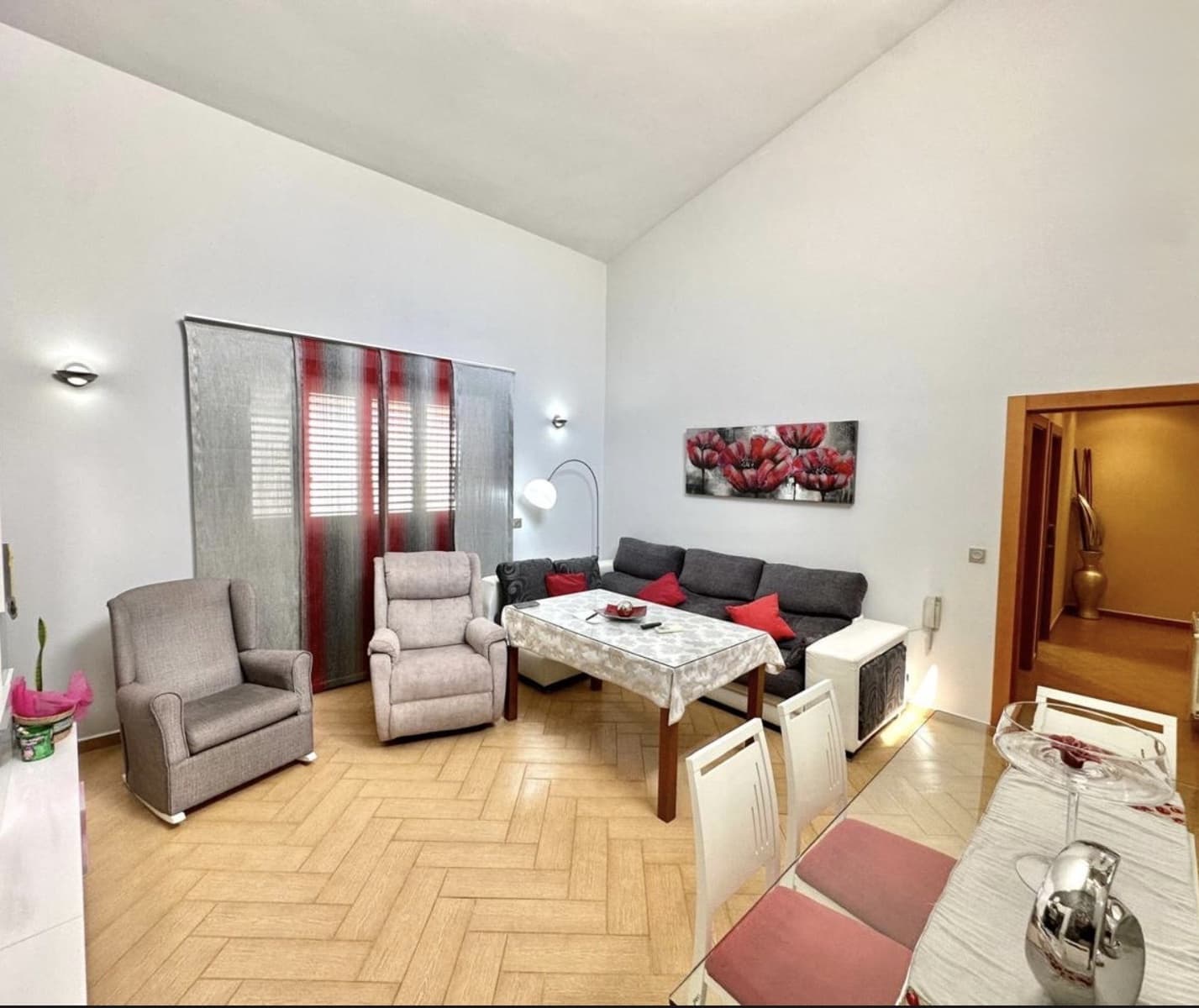 4 bedroom Terraced Villa for sale in Humilladero with garage - € 360,000 (Ref: 9926495)