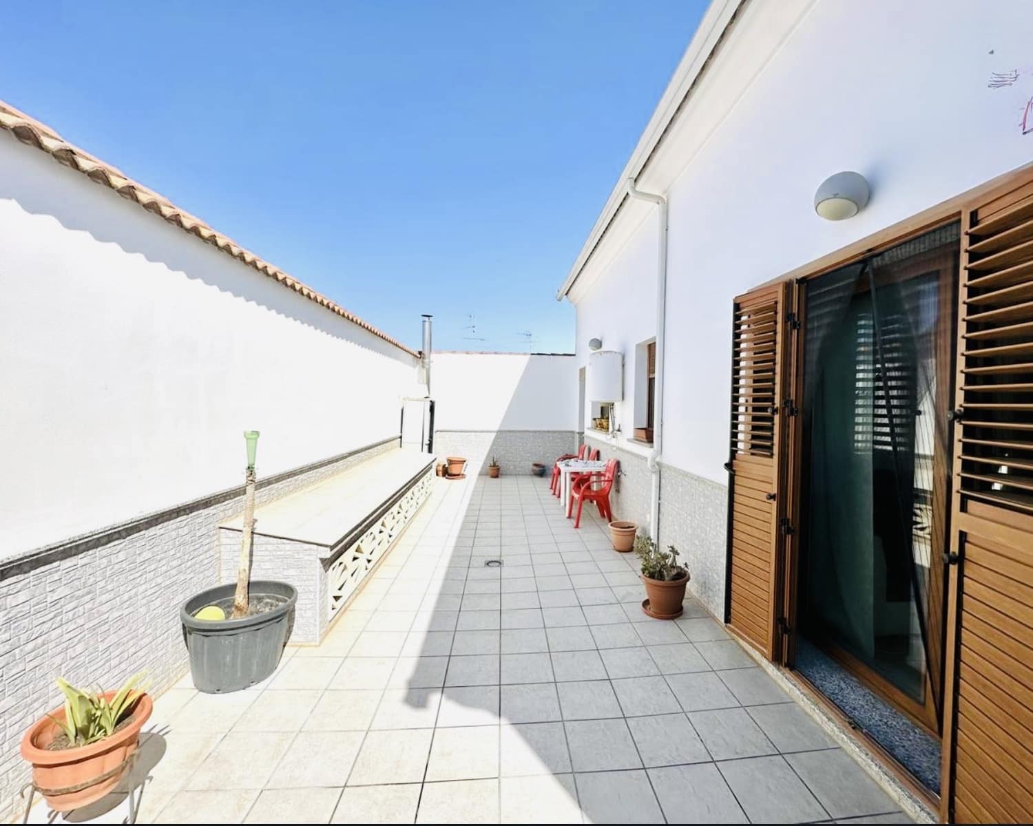 4 bedroom Terraced Villa for sale in Humilladero with garage - € 360,000 (Ref: 9926495)