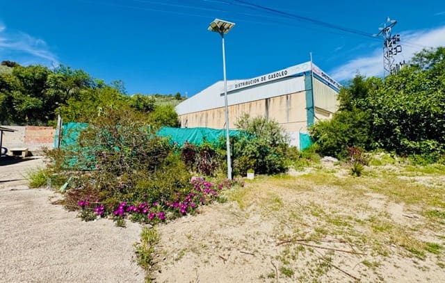 2 bedroom Villa for sale in Iznajar with garage - € 136,000 (Ref: 9928523)