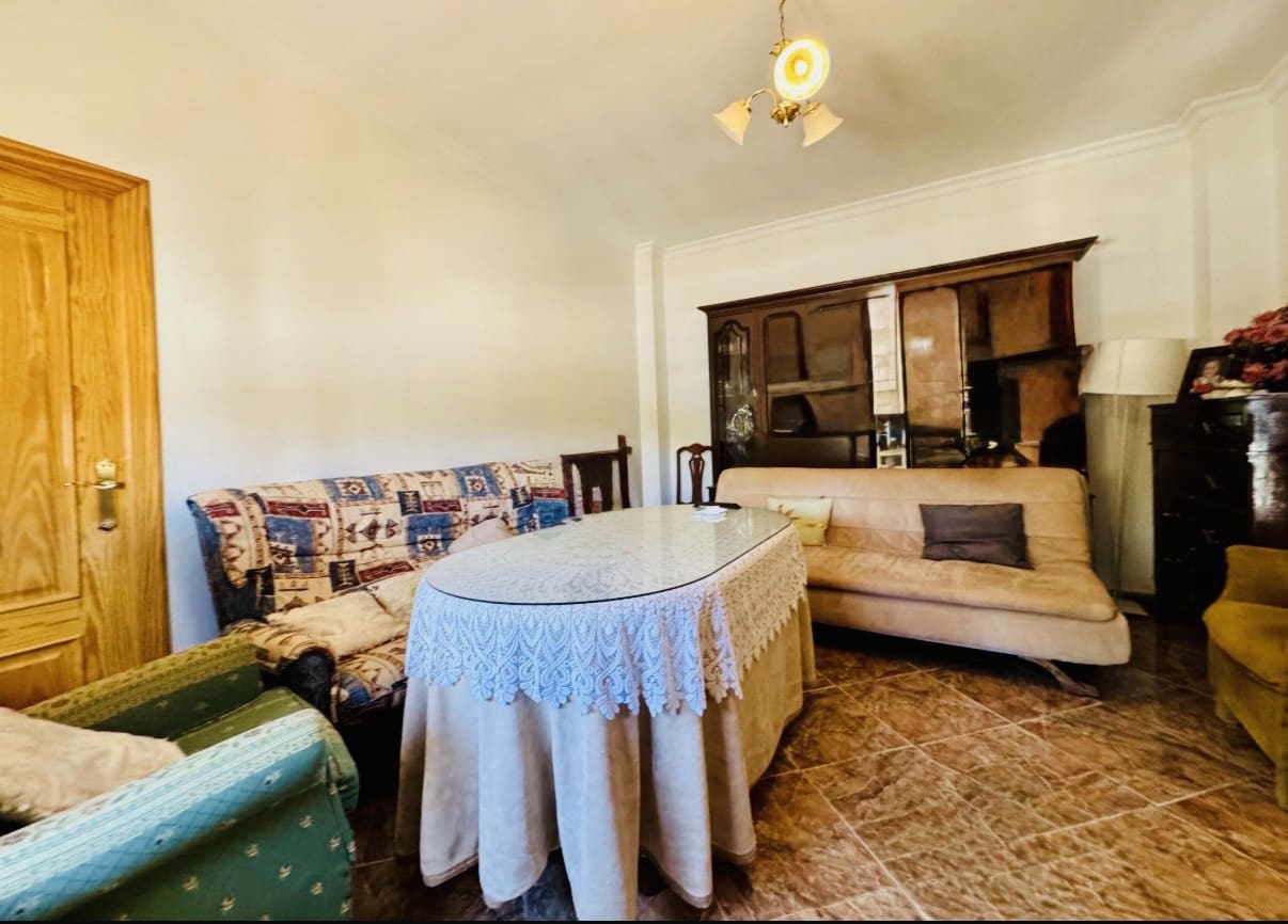 2 bedroom Villa for sale in Iznajar with garage - € 136,000 (Ref: 9928523)