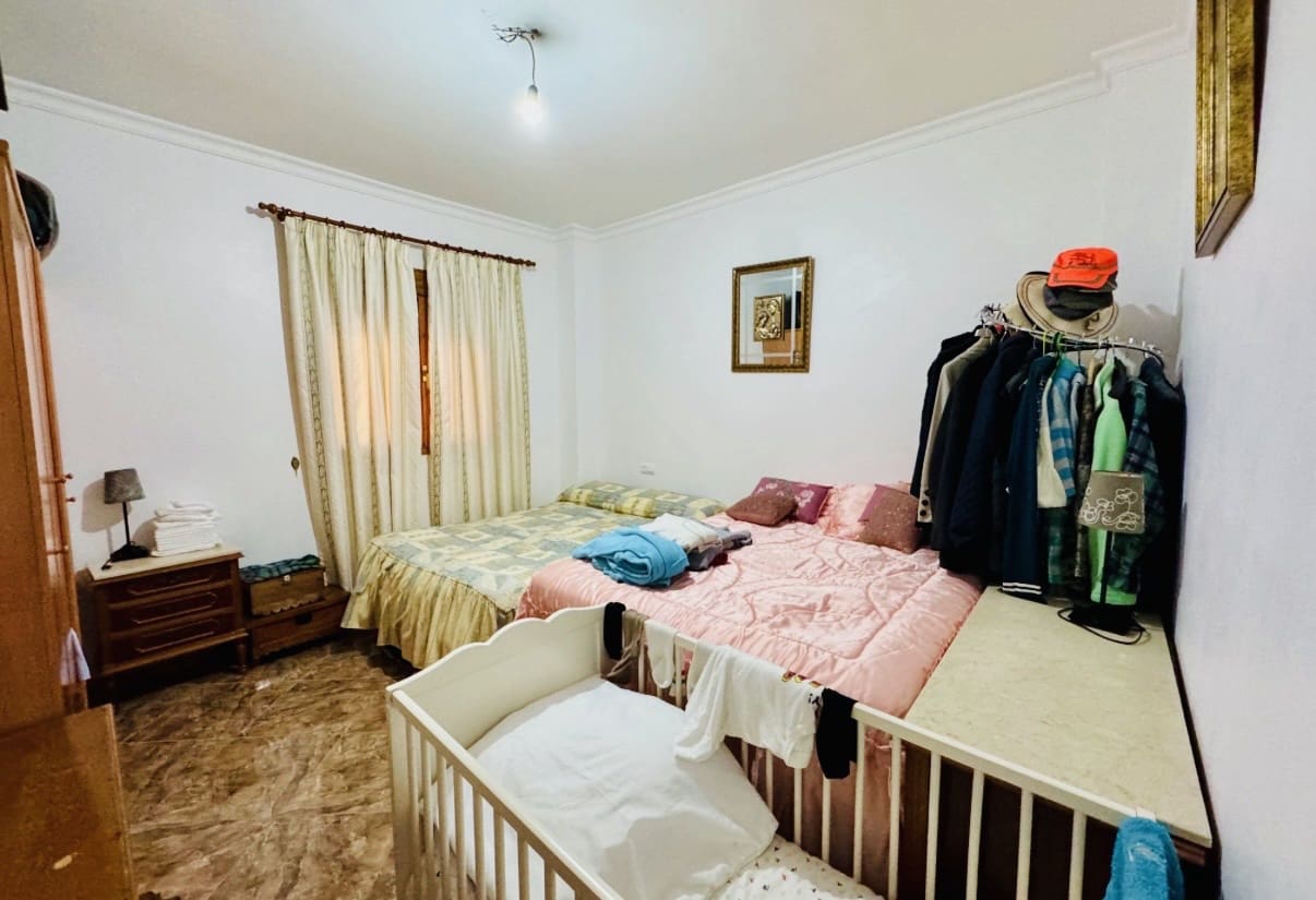 2 bedroom Villa for sale in Iznajar with garage - € 136,000 (Ref: 9928523)