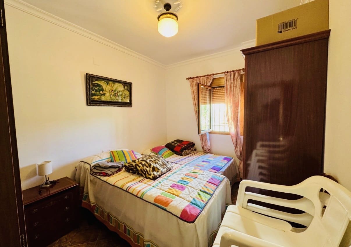 2 bedroom Villa for sale in Iznajar with garage - € 136,000 (Ref: 9928523)