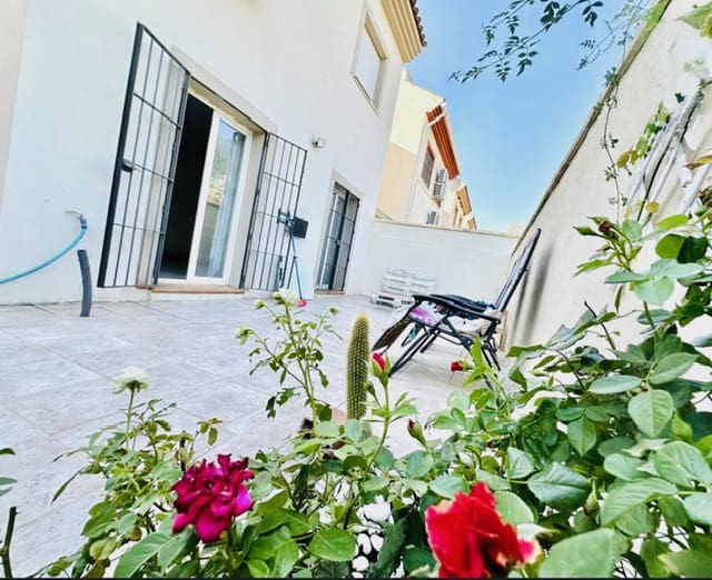 4 soveværelse Villa til salg i Fuente de Piedra med swimmingpool garage - € 199.900 (Ref: 9946816)