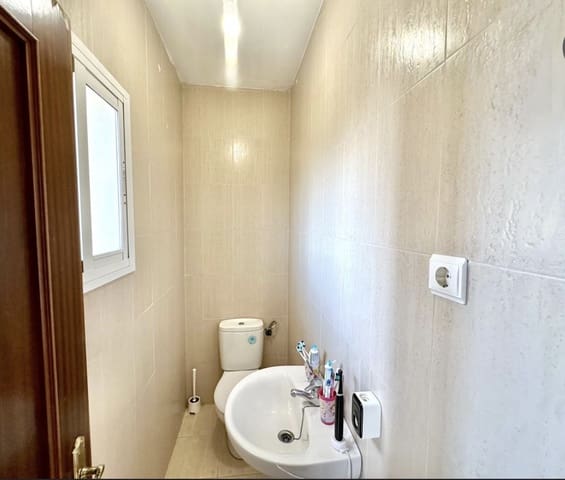 4 quarto Moradia para venda em Fuente de Piedra com piscina garagem - 199 900 € (Ref: 9946816)