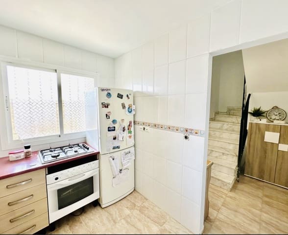 4 quarto Moradia para venda em Fuente de Piedra com piscina garagem - 199 900 € (Ref: 9946816)