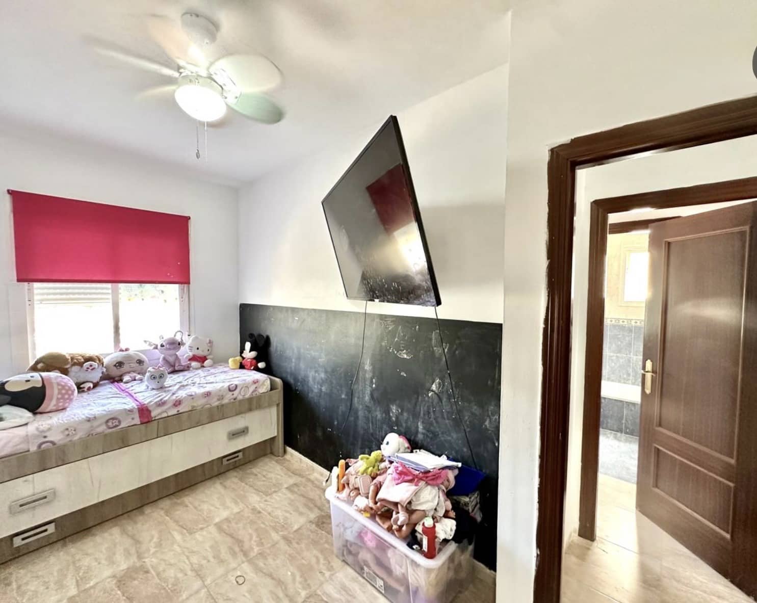 4 soveværelse Villa til salg i Fuente de Piedra med swimmingpool garage - € 199.900 (Ref: 9946816)