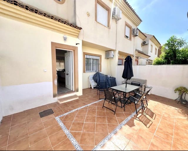 4 quarto Casa em Banda para venda em Fuente de Piedra com piscina - 145 000 € (Ref: 9950096)