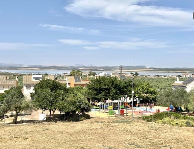 4 quarto Casa em Banda para venda em Fuente de Piedra com piscina - 145 000 € (Ref: 9950096)