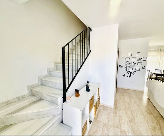 4 quarto Casa em Banda para venda em Fuente de Piedra com piscina - 145 000 € (Ref: 9950096)
