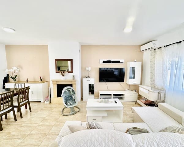 4 quarto Casa em Banda para venda em Fuente de Piedra com piscina - 145 000 € (Ref: 9950096)