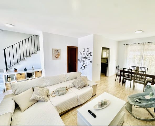 4 quarto Casa em Banda para venda em Fuente de Piedra com piscina - 145 000 € (Ref: 9950096)