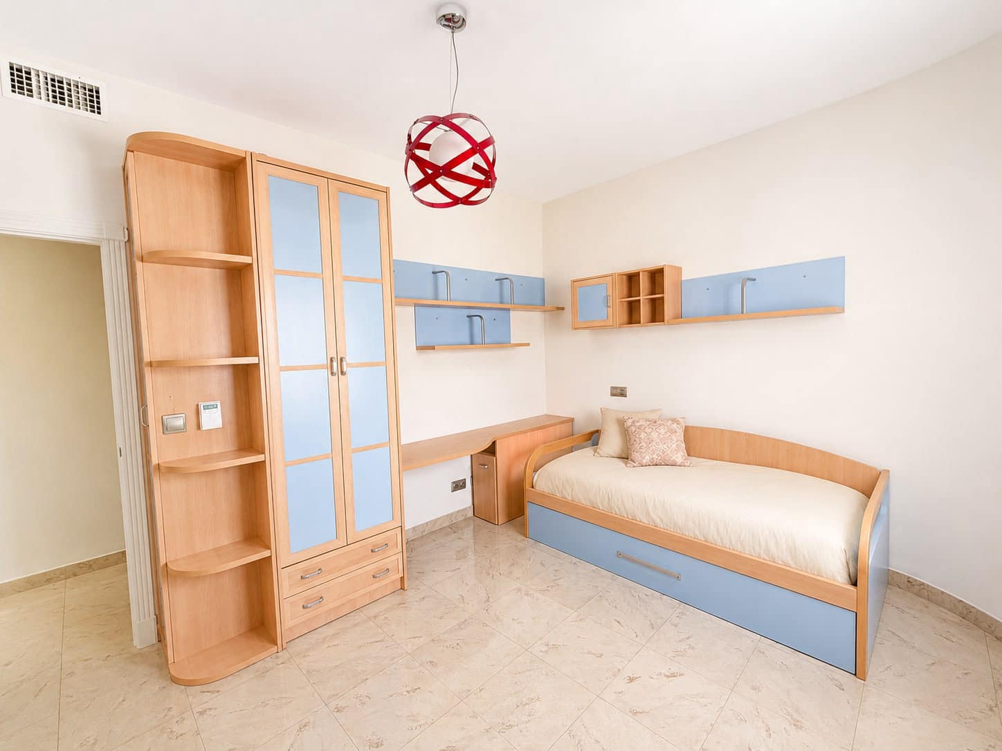 5 bedroom Villa for sale in Antequera with pool garage - € 515,000 (Ref: 9958365)