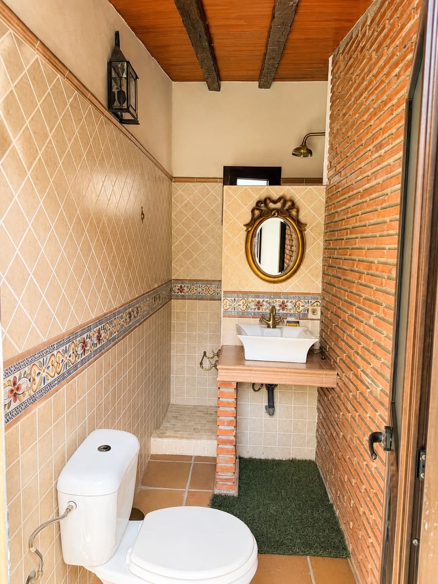 5 bedroom Villa for sale in Antequera with pool garage - € 515,000 (Ref: 9958365)