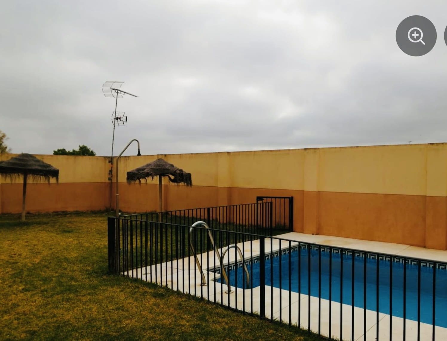 3 sypialnia Dom na sprzedaż w Fuente de Piedra z basenem garażem - 150 000 € (Ref: 9964123)