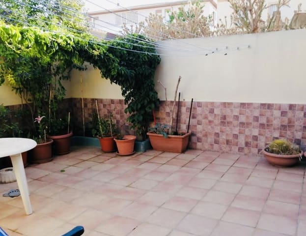 3 sypialnia Dom na sprzedaż w Fuente de Piedra z basenem garażem - 150 000 € (Ref: 9964123)