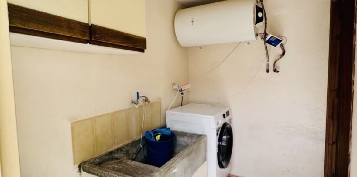 4 slaapkamer Finca/Landhuis te koop in Iznajar met garage - € 165.000 (Ref: 9972278)