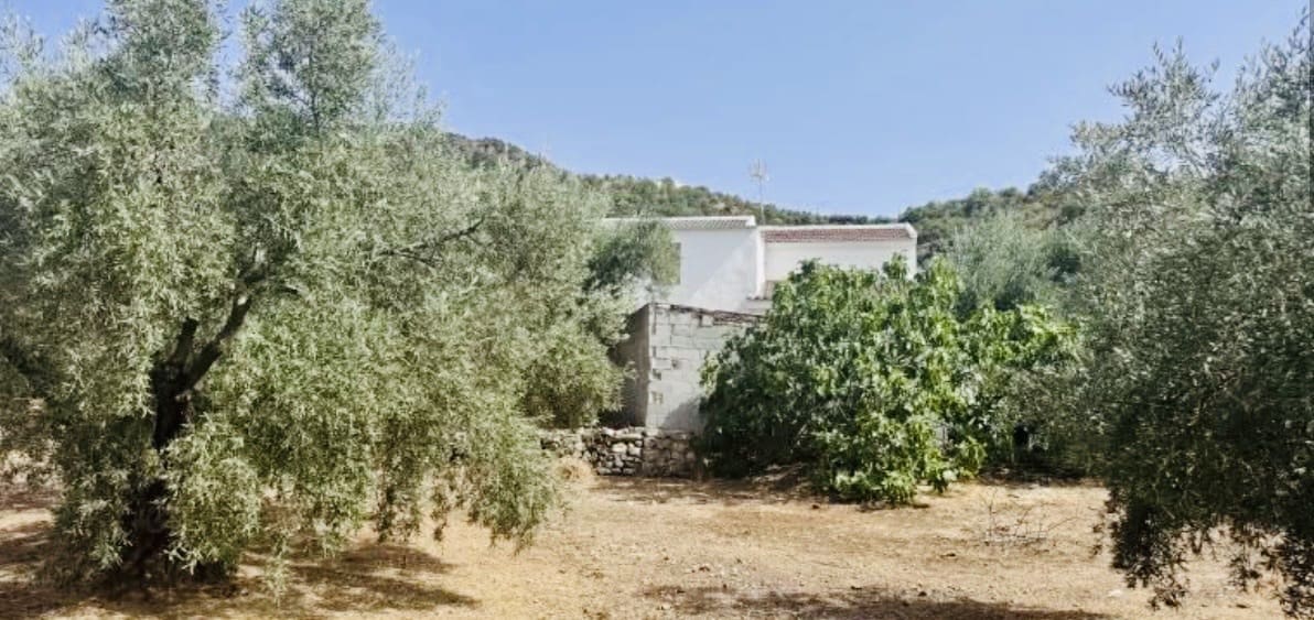 4 slaapkamer Finca/Landhuis te koop in Iznajar met garage - € 165.000 (Ref: 9972278)