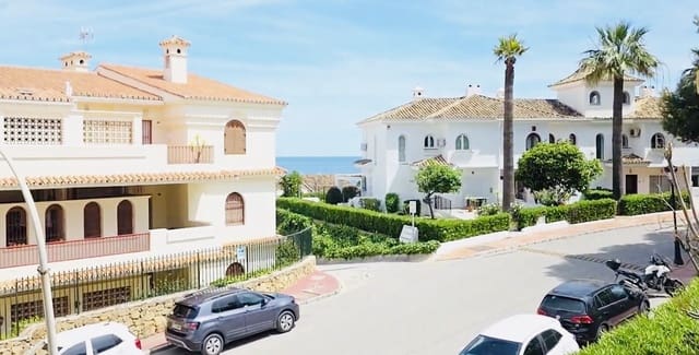 4 soveværelse Penthouse til salg i Manilva med swimmingpool garage - € 389.000 (Ref: 9972281)