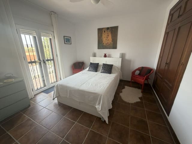 3 soverom Hus til salgs i Fuente de Piedra med svømmebasseng garasje - € 220 000 (Ref: 9973805)