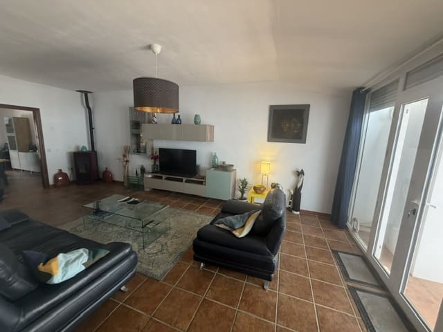3 soverom Hus til salgs i Fuente de Piedra med svømmebasseng garasje - € 220 000 (Ref: 9973805)