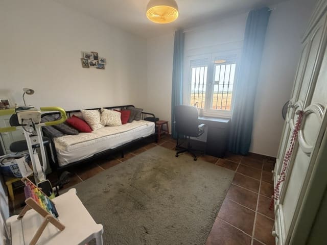 3 soverom Hus til salgs i Fuente de Piedra med svømmebasseng garasje - € 220 000 (Ref: 9973805)