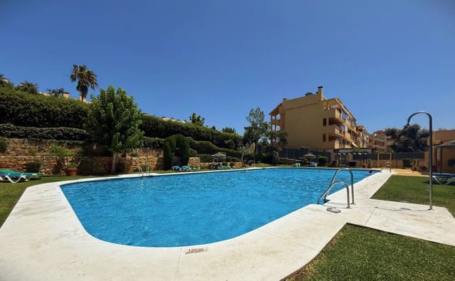 Apartamento de 2 habitaciones en Calahonda, Mijas en venta con piscina garaje - 220.000 € (Ref: 9981619)