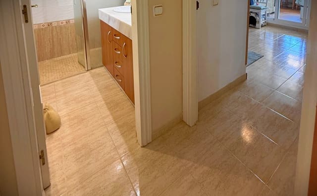 Apartamento de 2 habitaciones en Calahonda, Mijas en venta con piscina garaje - 220.000 € (Ref: 9981619)