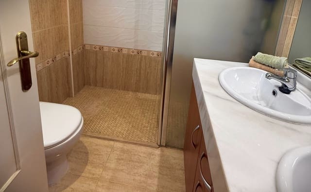 Apartamento de 2 habitaciones en Calahonda, Mijas en venta con piscina garaje - 220.000 € (Ref: 9981619)