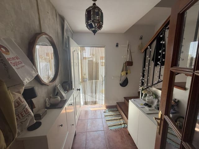 4 slaapkamer Huis te koop in Fuente de Piedra met zwembad - € 155.000 (Ref: 9989390)