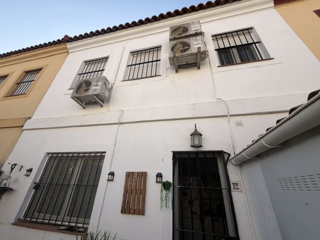 4 slaapkamer Huis te koop in Fuente de Piedra met zwembad - € 155.000 (Ref: 9989390)