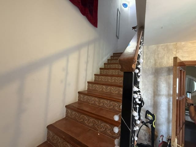 4 slaapkamer Huis te koop in Fuente de Piedra met zwembad - € 155.000 (Ref: 9989390)