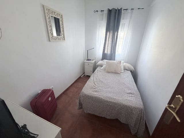 4 slaapkamer Huis te koop in Fuente de Piedra met zwembad - € 155.000 (Ref: 9989390)
