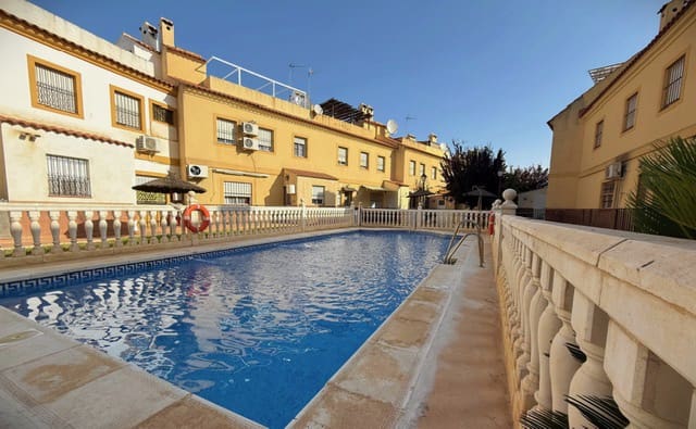 4 slaapkamer Huis te koop in Fuente de Piedra met zwembad - € 155.000 (Ref: 9989390)