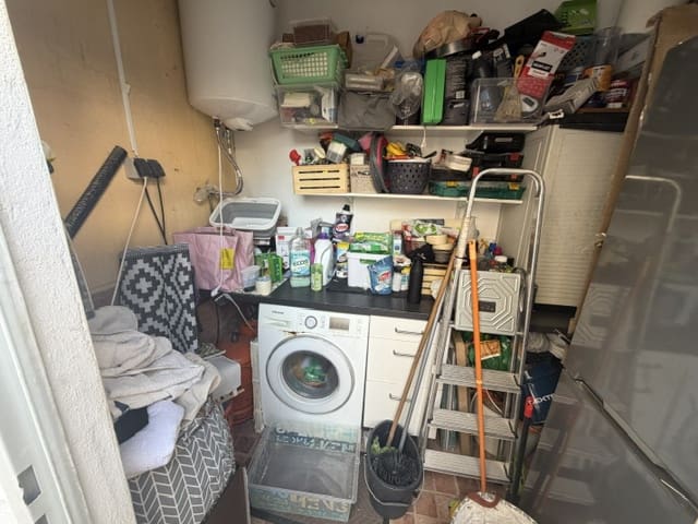 4 slaapkamer Huis te koop in Fuente de Piedra met zwembad - € 155.000 (Ref: 9989390)