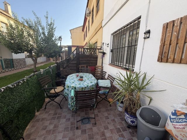 4 slaapkamer Huis te koop in Fuente de Piedra met zwembad - € 155.000 (Ref: 9989390)