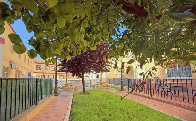 4 slaapkamer Huis te koop in Fuente de Piedra met zwembad - € 155.000 (Ref: 9989390)