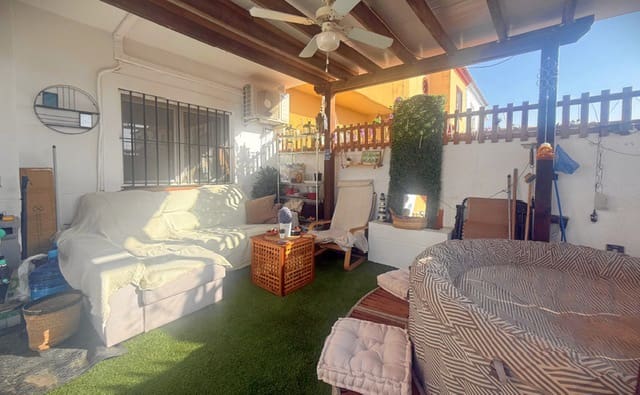 4 slaapkamer Huis te koop in Fuente de Piedra met zwembad - € 155.000 (Ref: 9989390)