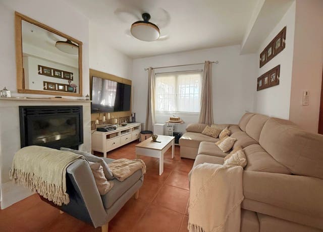 4 slaapkamer Huis te koop in Fuente de Piedra met zwembad - € 155.000 (Ref: 9989390)