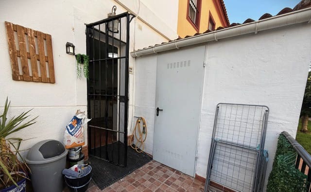 4 slaapkamer Huis te koop in Fuente de Piedra met zwembad - € 155.000 (Ref: 9989390)