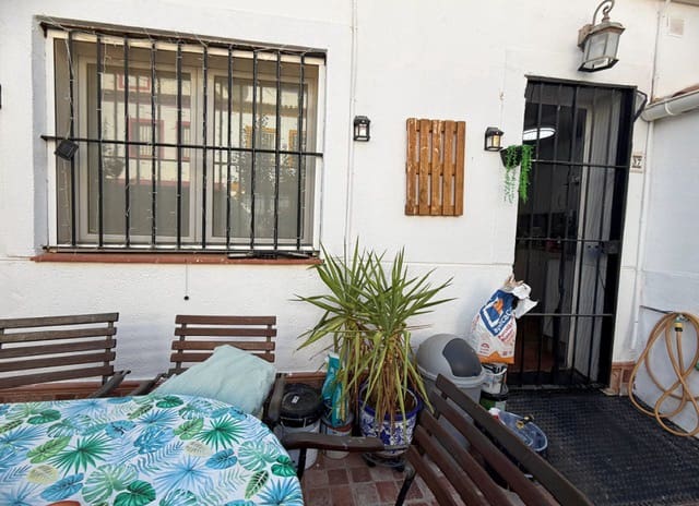 4 slaapkamer Huis te koop in Fuente de Piedra met zwembad - € 155.000 (Ref: 9989390)