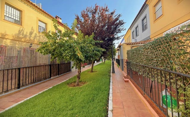 4 slaapkamer Huis te koop in Fuente de Piedra met zwembad - € 155.000 (Ref: 9989390)