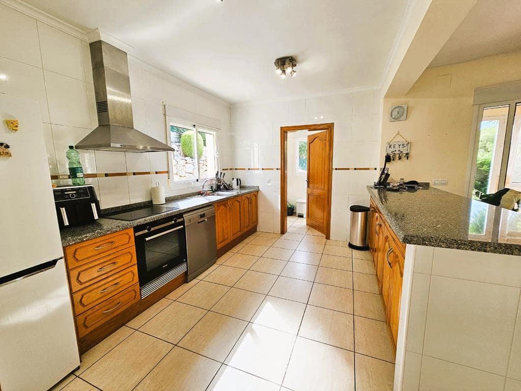 3 soveværelse Villa til salg i Javea / Xabia med swimmingpool garage - € 745.000 (Ref: 10150136)