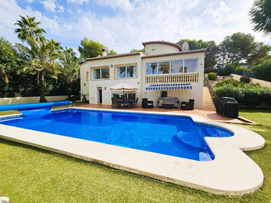 3 soveværelse Villa til salg i Javea / Xabia med swimmingpool garage - € 745.000 (Ref: 10150136)