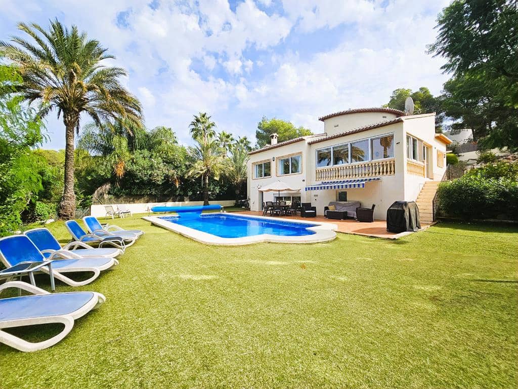 3 soveværelse Villa til salg i Javea / Xabia med swimmingpool garage - € 745.000 (Ref: 10150136)