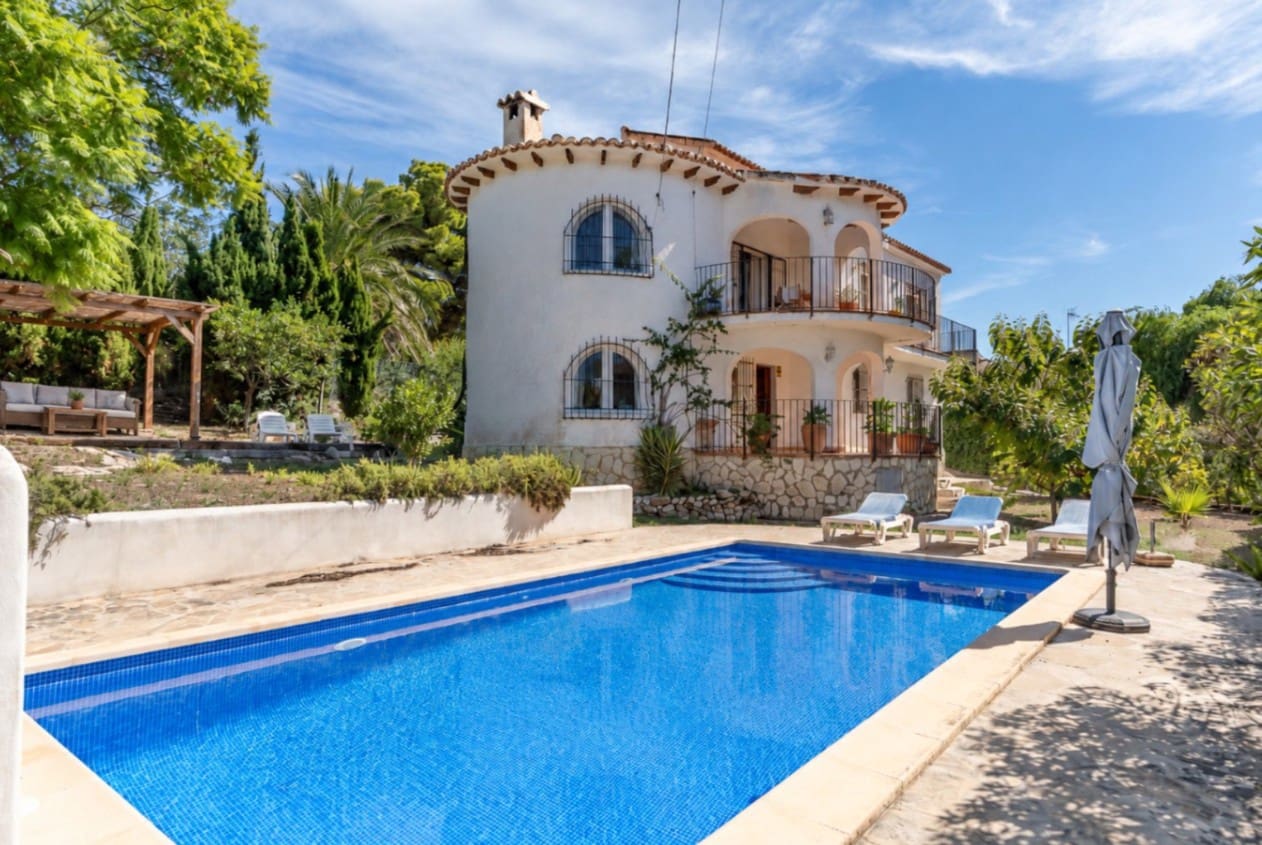 4 soveværelse Villa til salg i Javea / Xabia med swimmingpool - € 845.000 (Ref: 10153176)