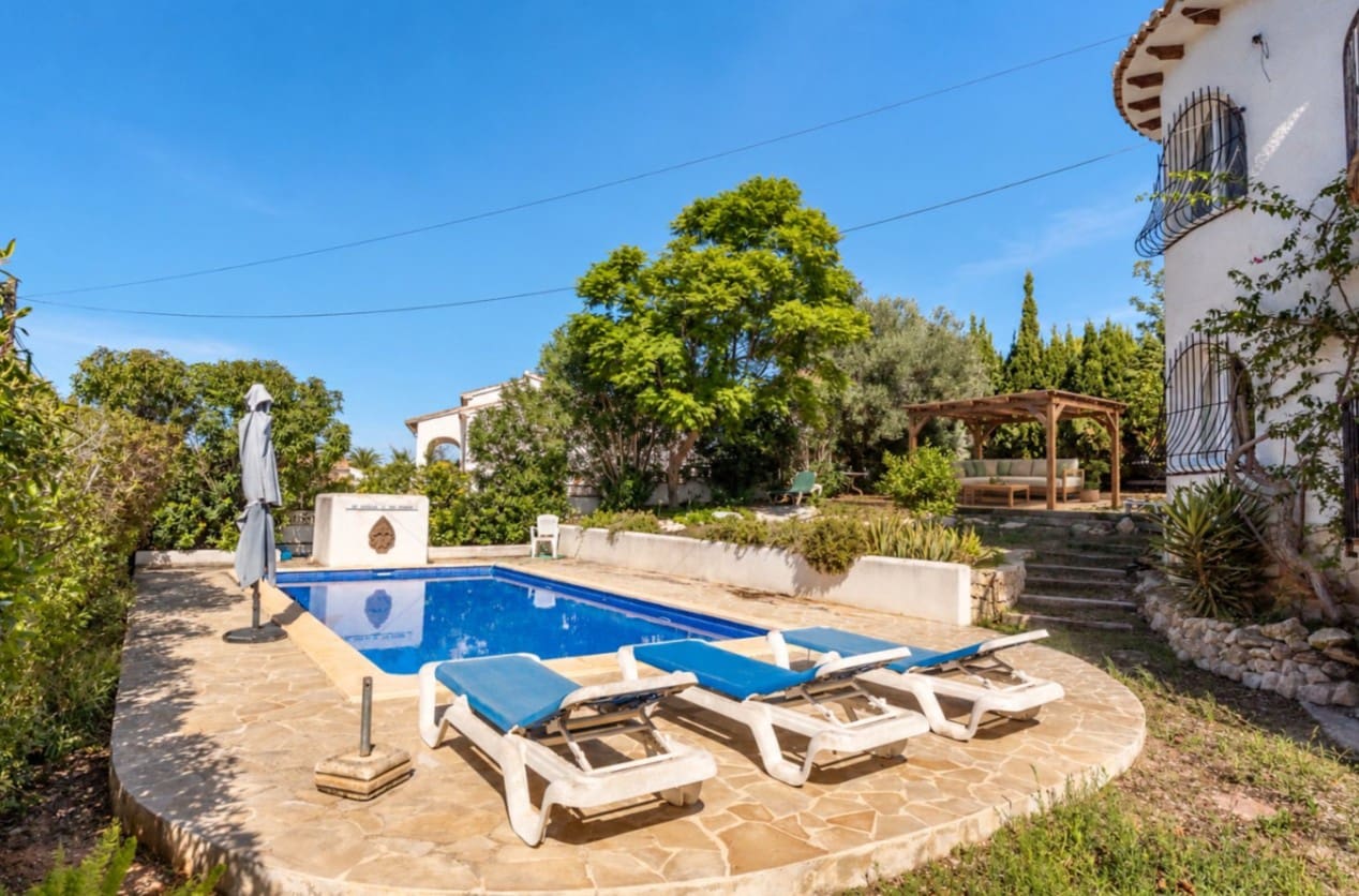 4 soveværelse Villa til salg i Javea / Xabia med swimmingpool - € 845.000 (Ref: 10153176)