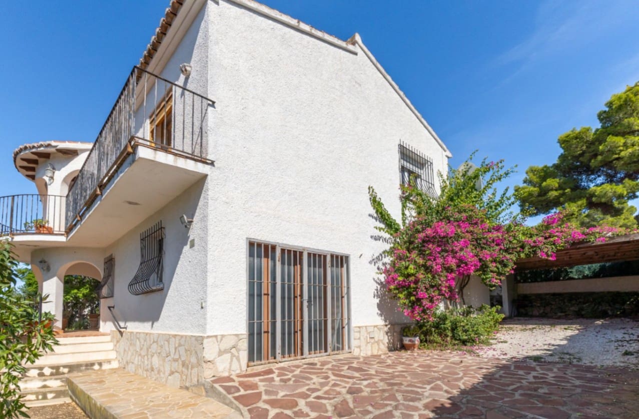 4 soveværelse Villa til salg i Javea / Xabia med swimmingpool - € 845.000 (Ref: 10153176)