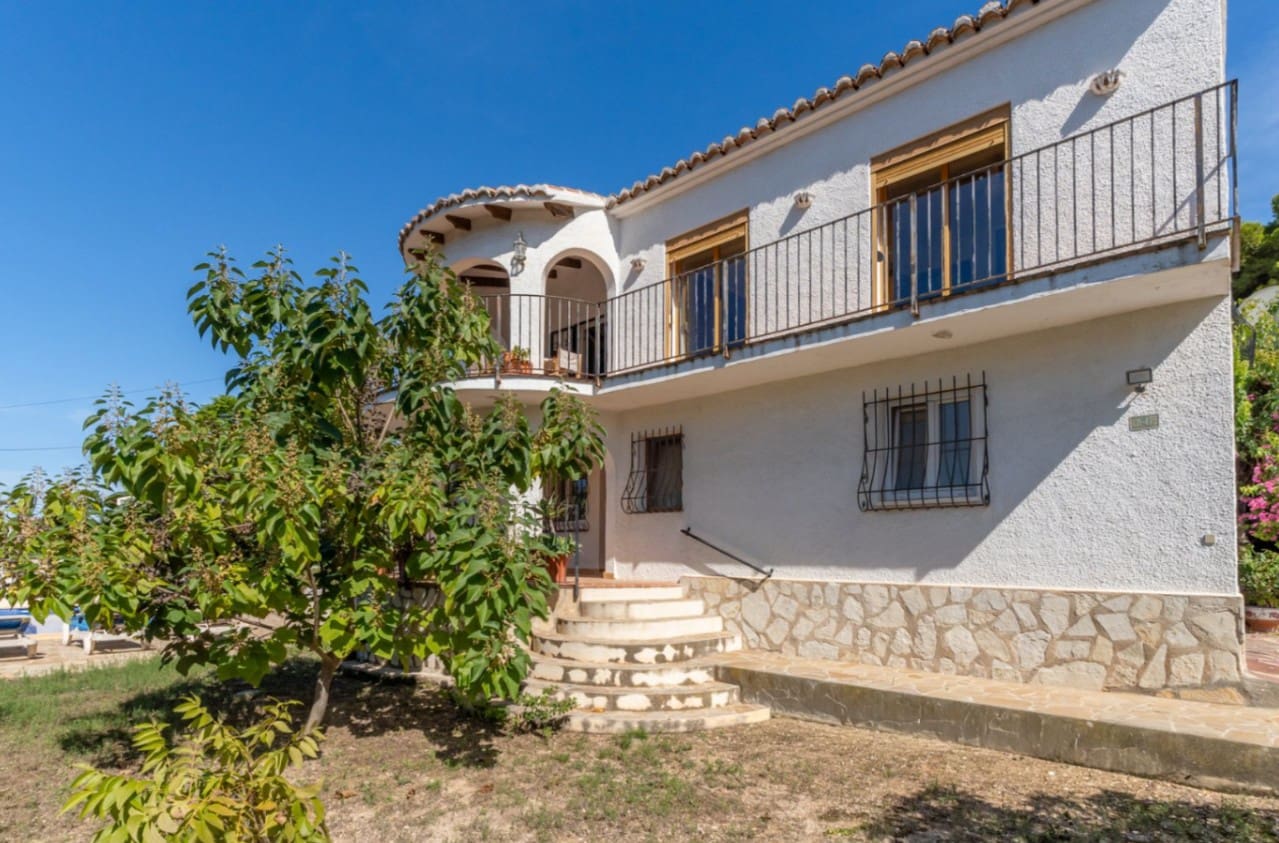 4 soveværelse Villa til salg i Javea / Xabia med swimmingpool - € 845.000 (Ref: 10153176)